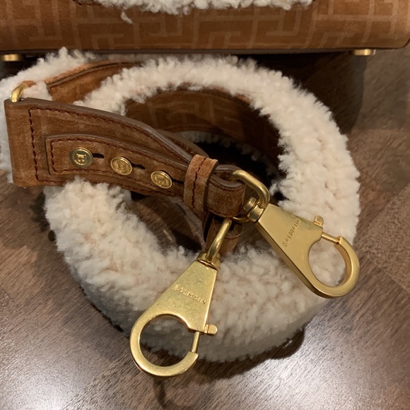 Balamain B-Buzz 23 Shearling Panel Tote Bag - Picture 16 of 16